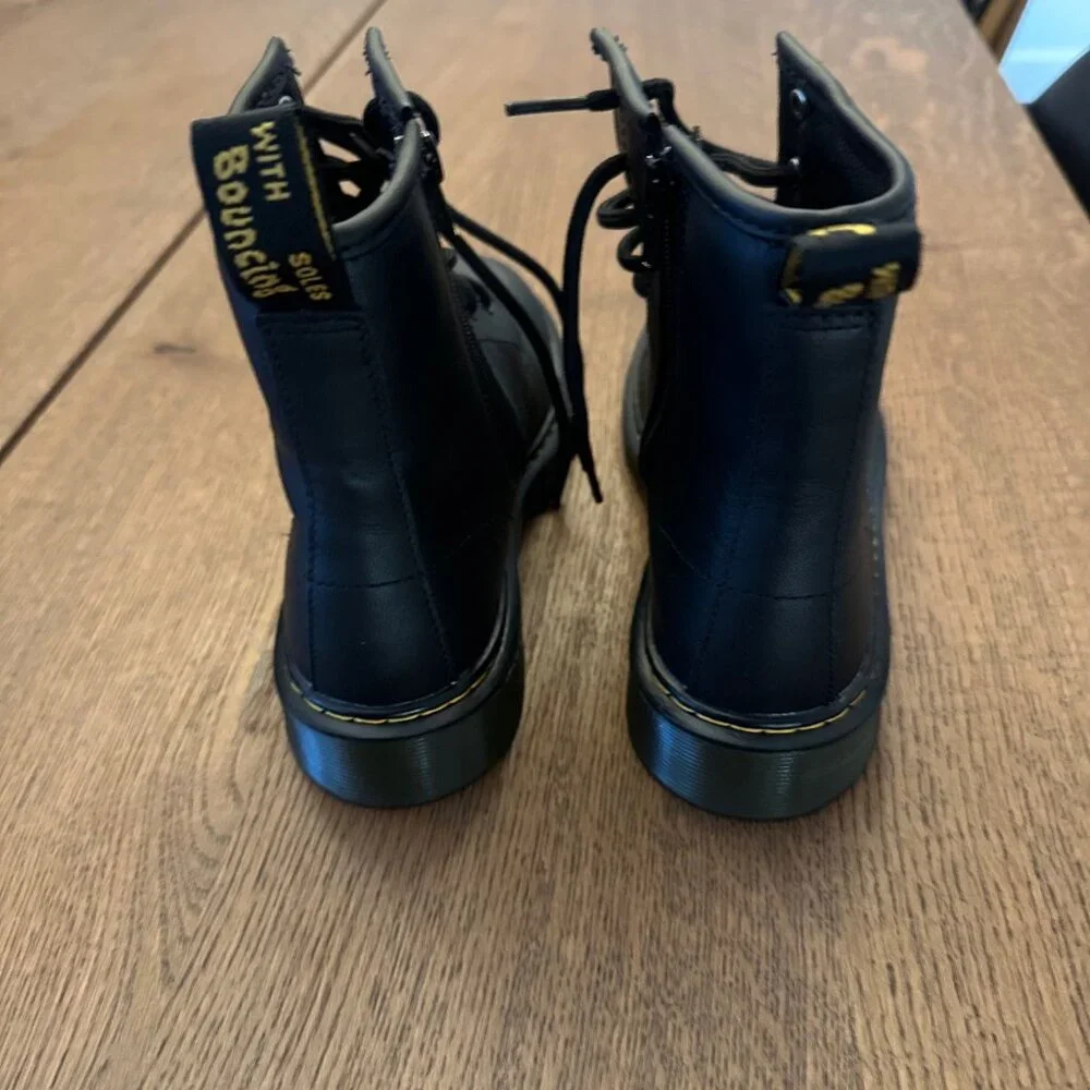 NEW Dr. Martens 1460 Boots Youth Size 5